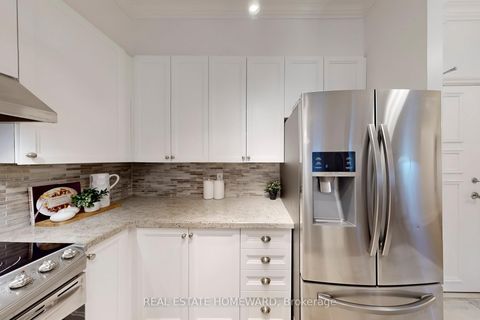 Photo 11 at 116 - 11121 Yonge Street, Devonsleigh, Richmond Hill