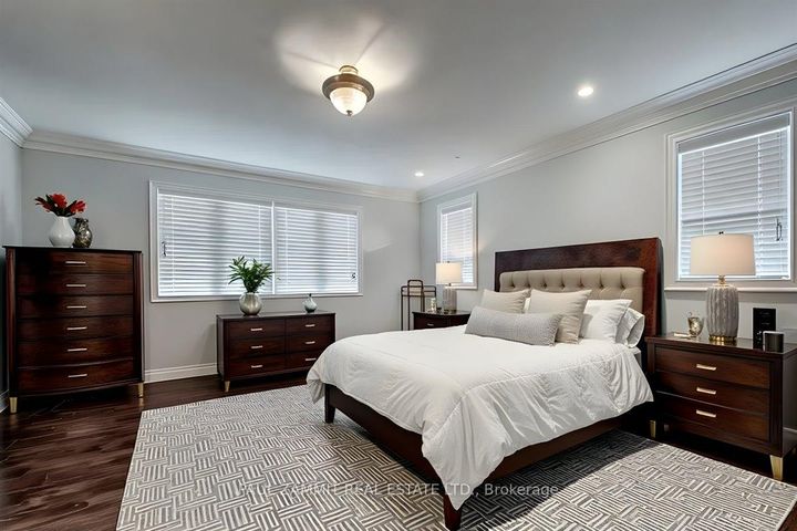 Photo 11 at 90 Grandview Avenue, Grandview, Markham