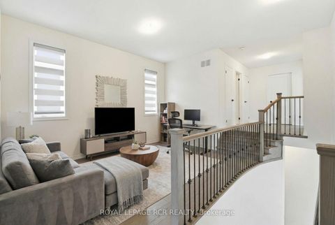 Photo 5 at 20 Morley Crescent, Rolling Acres, Whitby