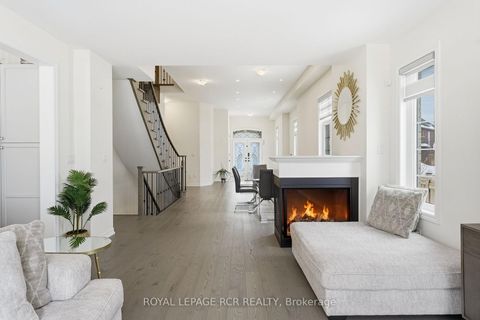 Photo 11 at 20 Morley Crescent, Rolling Acres, Whitby