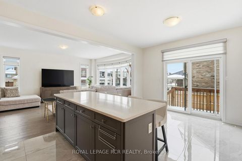 Photo 13 at 20 Morley Crescent, Rolling Acres, Whitby