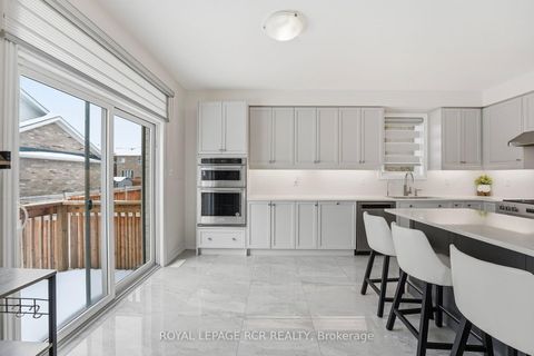 Photo 16 at 20 Morley Crescent, Rolling Acres, Whitby