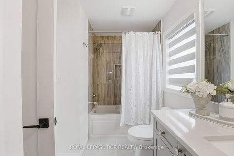 Photo 30 at 20 Morley Crescent, Rolling Acres, Whitby