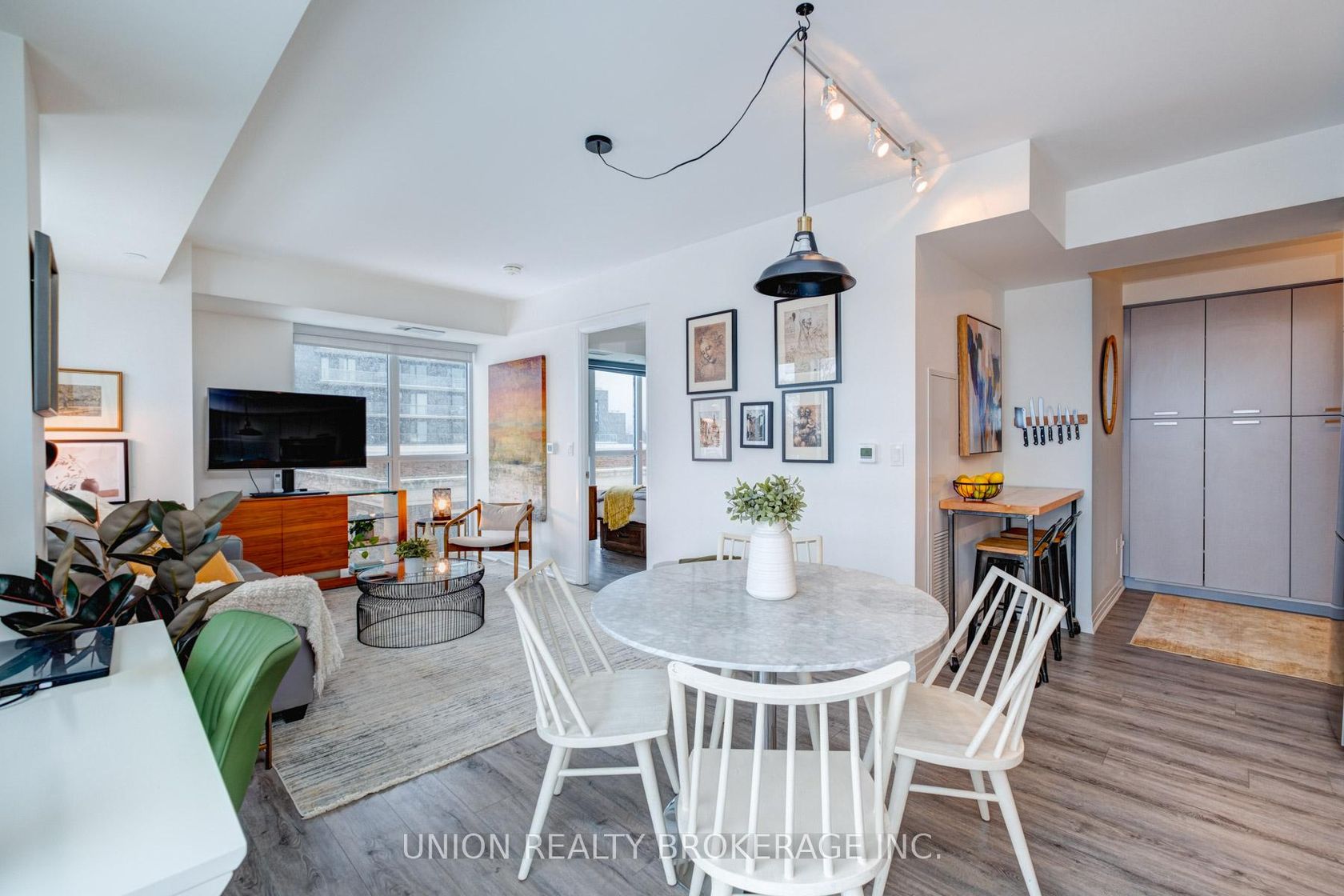 504 - 2301 Danforth Avenue, Danforth, Toronto 