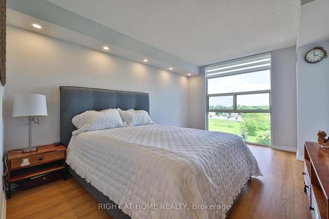 Photo 18 at 802 - 30 Harding Boulevard W, North Richvale, Richmond Hill