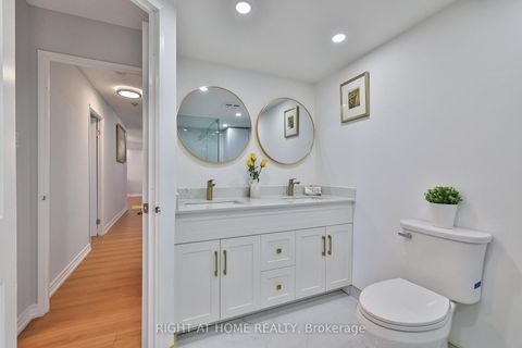 Photo 19 at 802 - 30 Harding Boulevard W, North Richvale, Richmond Hill