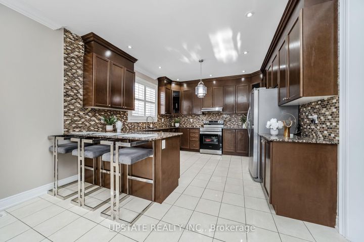 Photo 13 at 24 Haywood Drive, Credit Valley, Brampton