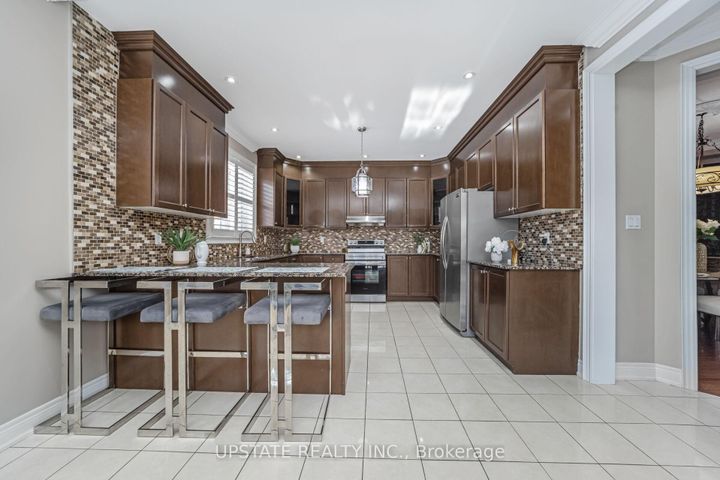 Photo 14 at 24 Haywood Drive, Credit Valley, Brampton