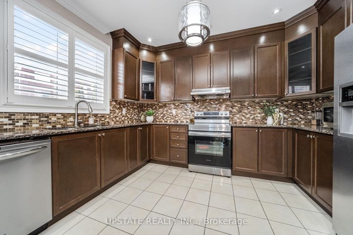 Photo 15 at 24 Haywood Drive, Credit Valley, Brampton