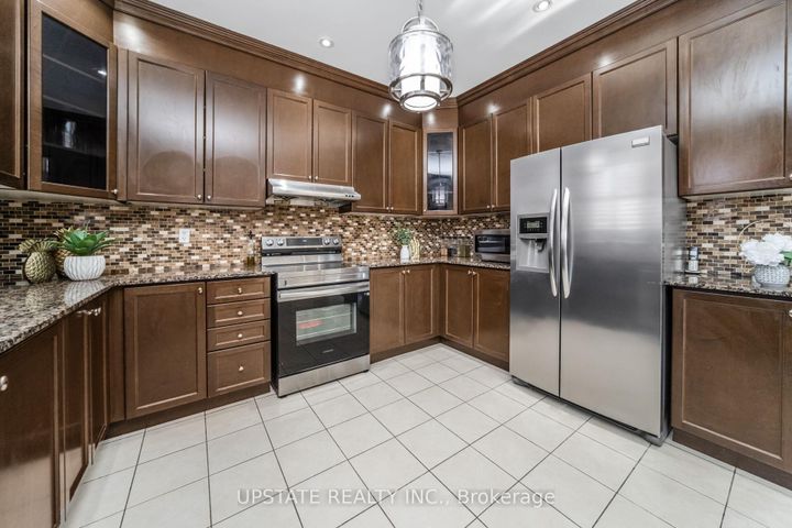 Photo 16 at 24 Haywood Drive, Credit Valley, Brampton