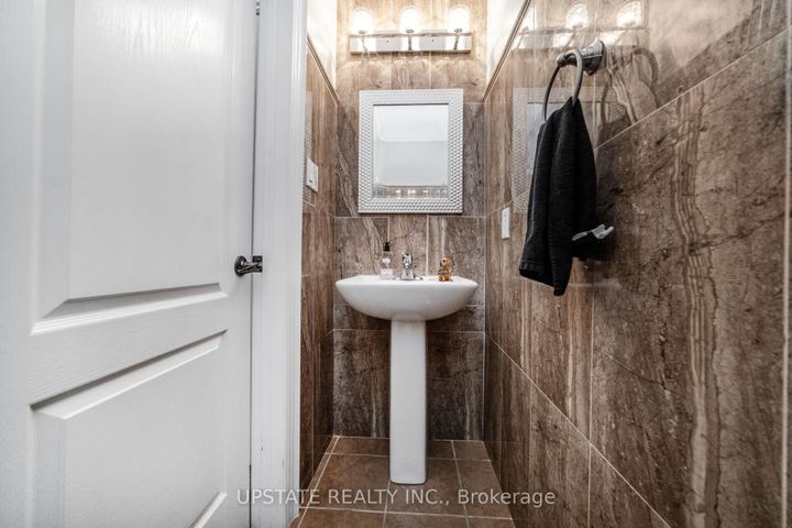 Photo 21 at 24 Haywood Drive, Credit Valley, Brampton