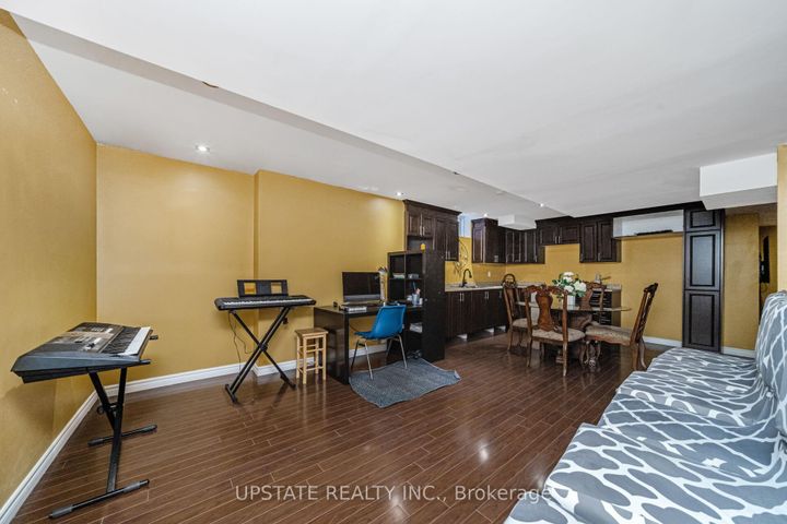 Photo 33 at 24 Haywood Drive, Credit Valley, Brampton