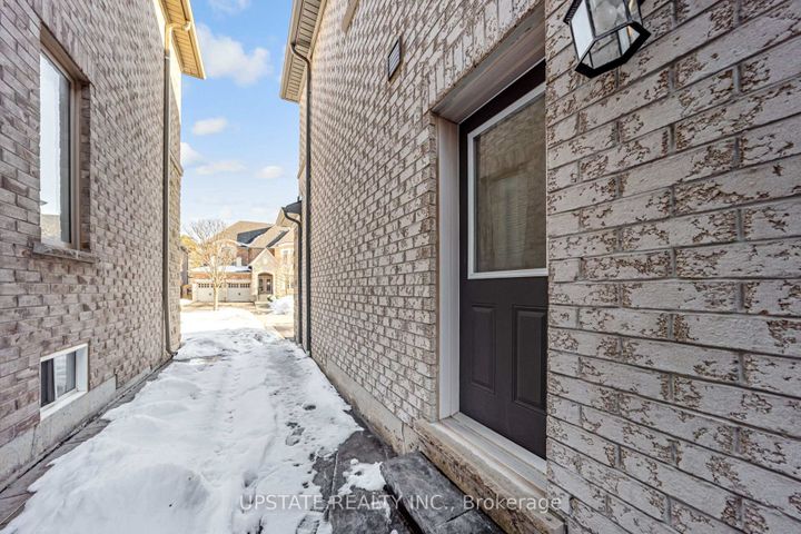 Photo 39 at 24 Haywood Drive, Credit Valley, Brampton