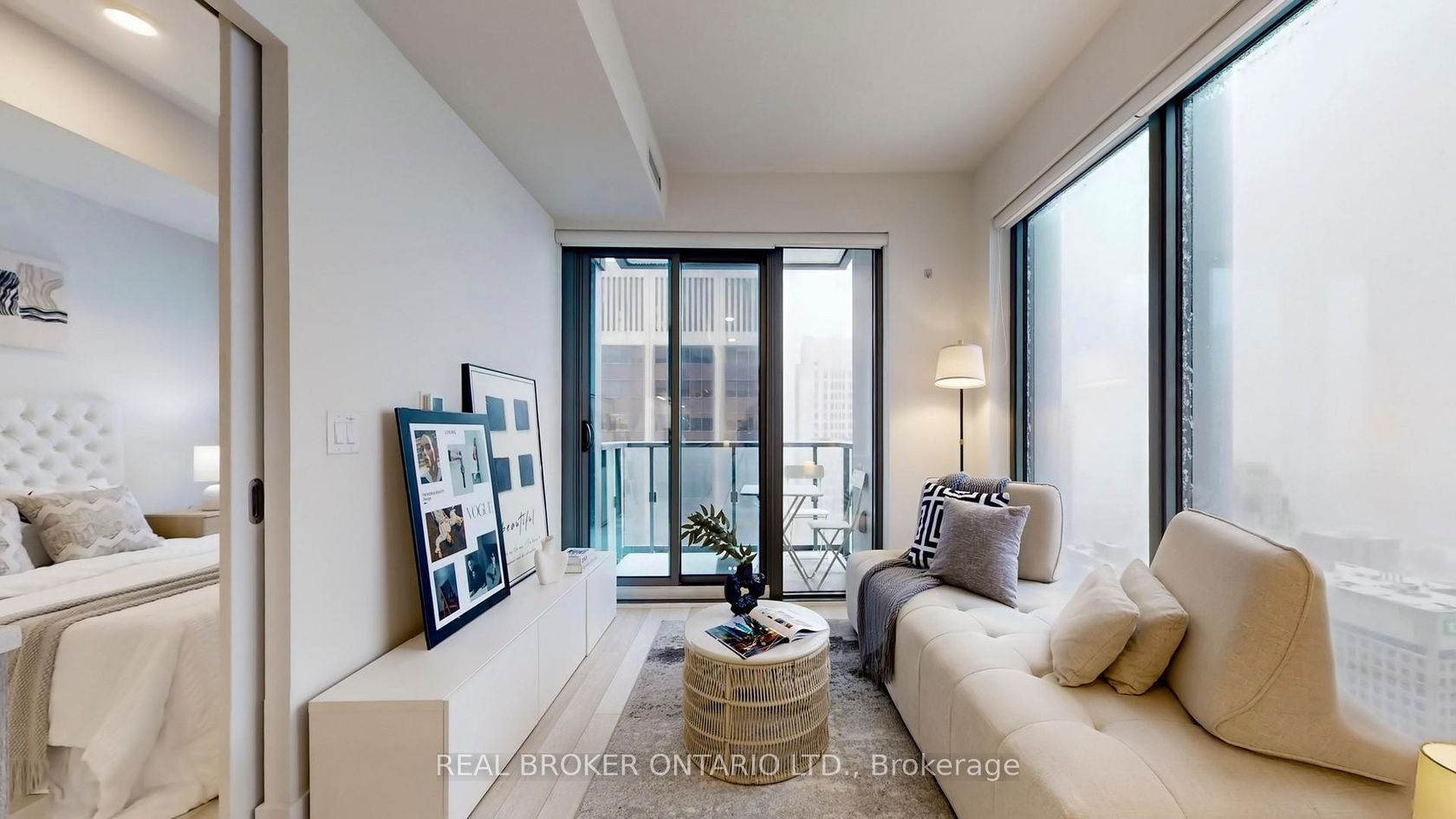 4103 - 8 Cumberland Street, Annex, Toronto by Loree Meneguzzi Real Estate 4103 - 8 Cumberland Street, Annex, Toronto