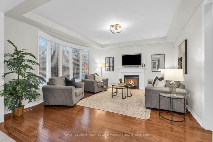 Photo 14 at 879 Etherington Way, HA Harrison, Milton