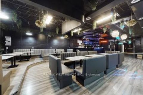 Photo 3 at 901 Jane Street, Smythe, Toronto