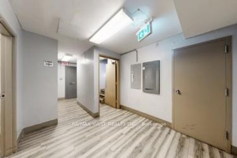 Photo 8 at 901 Jane Street, Smythe, Toronto