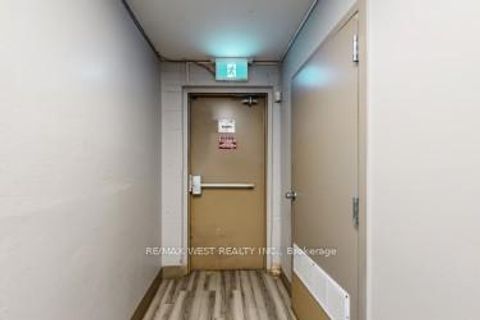 Photo 9 at 901 Jane Street, Smythe, Toronto