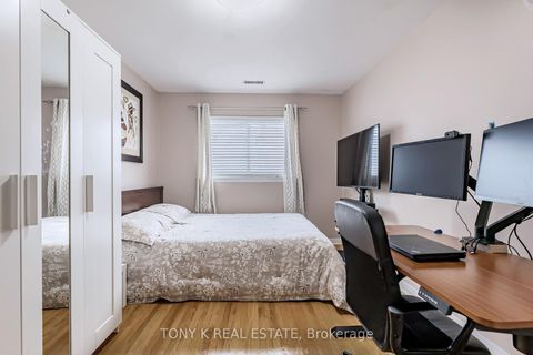 Photo 10 at 37 - 90 Crockamhill Drive, Agincourt North, Toronto