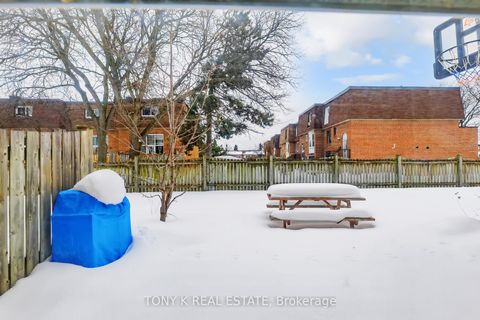 Photo 17 at 37 - 90 Crockamhill Drive, Agincourt North, Toronto