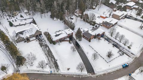 Photo 2 at 14 Anchor Court, Holland Landing, East Gwillimbury