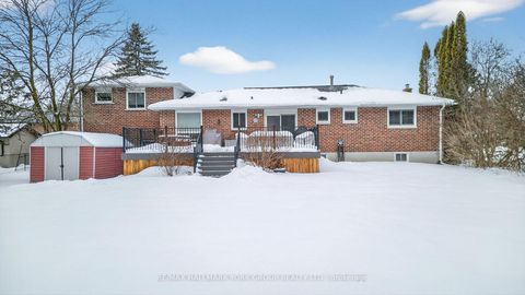 Photo 4 at 14 Anchor Court, Holland Landing, East Gwillimbury