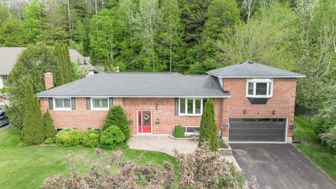 Photo 6 at 14 Anchor Court, Holland Landing, East Gwillimbury