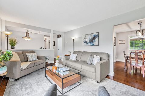 Photo 11 at 14 Anchor Court, Holland Landing, East Gwillimbury