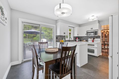 Photo 12 at 14 Anchor Court, Holland Landing, East Gwillimbury