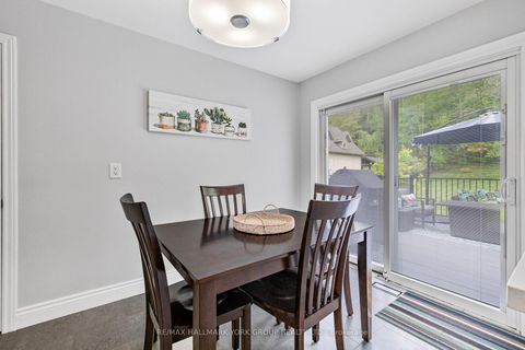 Photo 13 at 14 Anchor Court, Holland Landing, East Gwillimbury