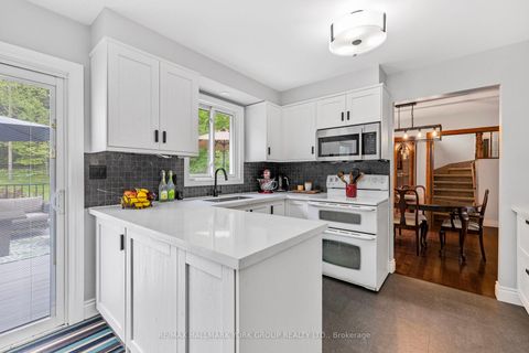 Photo 15 at 14 Anchor Court, Holland Landing, East Gwillimbury