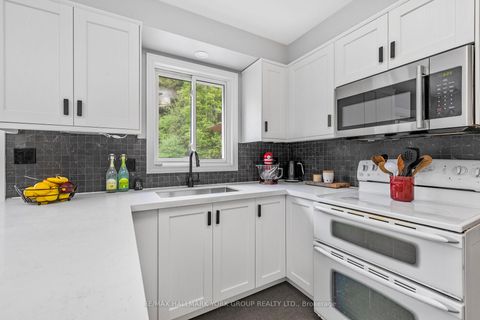 Photo 16 at 14 Anchor Court, Holland Landing, East Gwillimbury