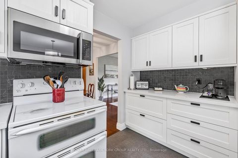 Photo 18 at 14 Anchor Court, Holland Landing, East Gwillimbury