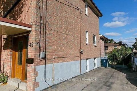 Photo 2 at 45 Edinborough Court, Smythe, Toronto