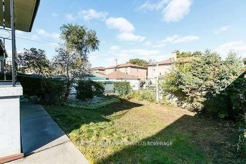 Photo 7 at 45 Edinborough Court, Smythe, Toronto