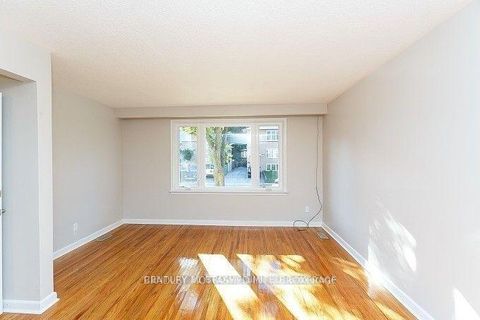 Photo 8 at 45 Edinborough Court, Smythe, Toronto