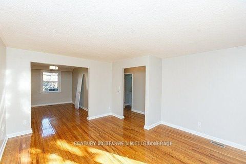 Photo 10 at 45 Edinborough Court, Smythe, Toronto