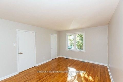 Photo 14 at 45 Edinborough Court, Smythe, Toronto