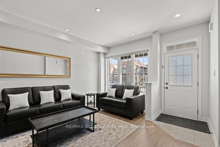 Photo 4 at 59 Folgate Crescent, Wellington North, Brampton