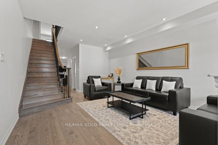 Photo 5 at 59 Folgate Crescent, Wellington North, Brampton