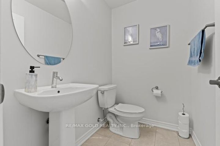 Photo 8 at 59 Folgate Crescent, Wellington North, Brampton