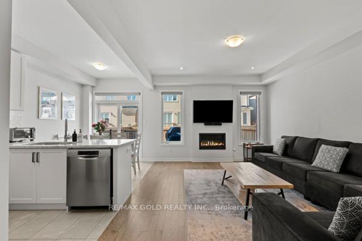 Photo 9 at 59 Folgate Crescent, Wellington North, Brampton