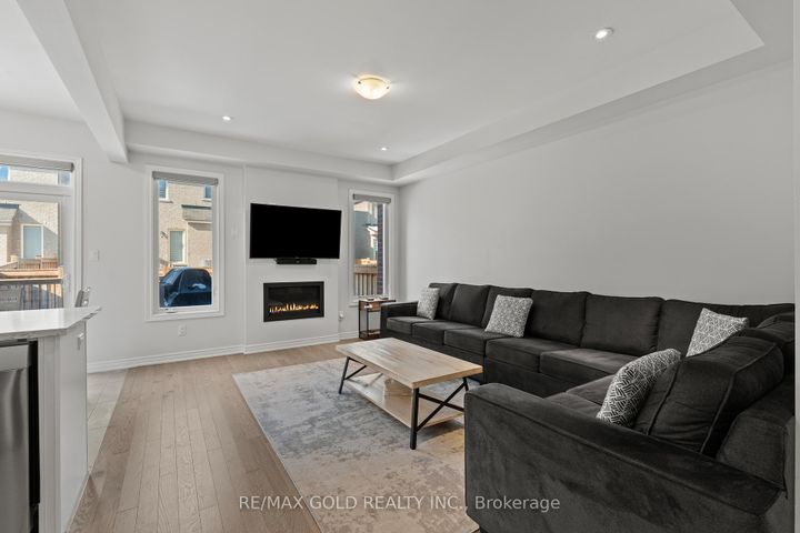 Photo 11 at 59 Folgate Crescent, Wellington North, Brampton