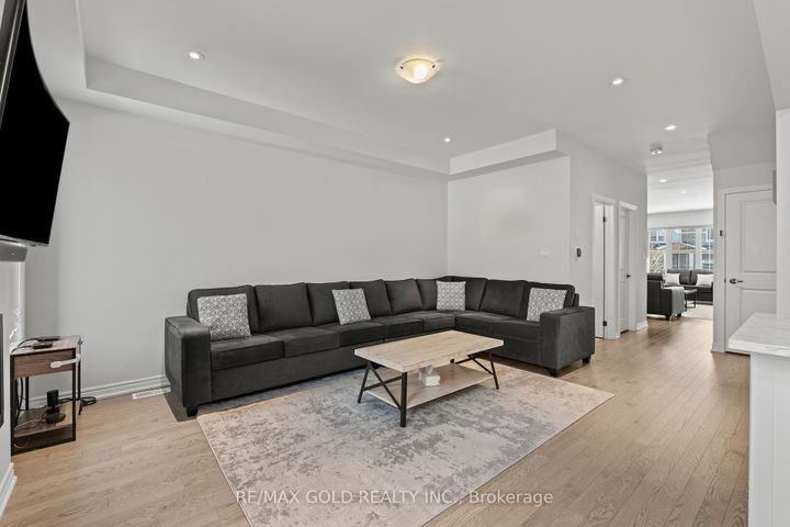 Photo 12 at 59 Folgate Crescent, Wellington North, Brampton