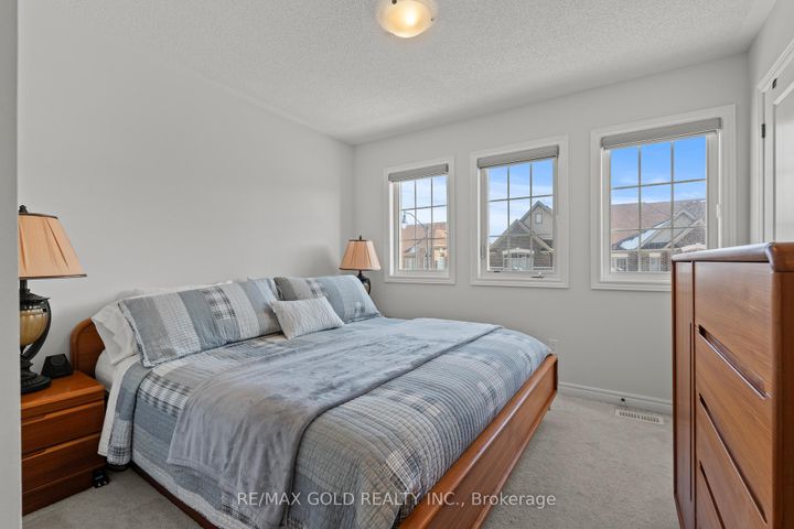 Photo 23 at 59 Folgate Crescent, Wellington North, Brampton