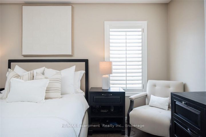 Photo 27 at 2454 Longridge Crescent, RO River Oaks, Oakville