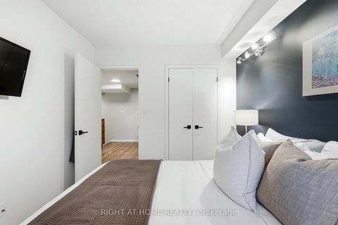 Photo 15 at 916 - 5 Everson Drive, Willowdale East, Toronto