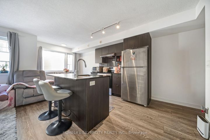 Photo 15 at 712 - 1131 Cooke Boulevard, LaSalle, Burlington