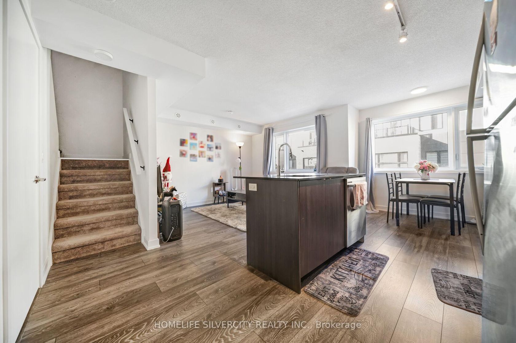 712 - 1131 Cooke Boulevard, LaSalle, Burlington 2