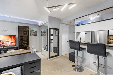 Photo 15 at 1707 - 705 King Street W, Niagara, Toronto